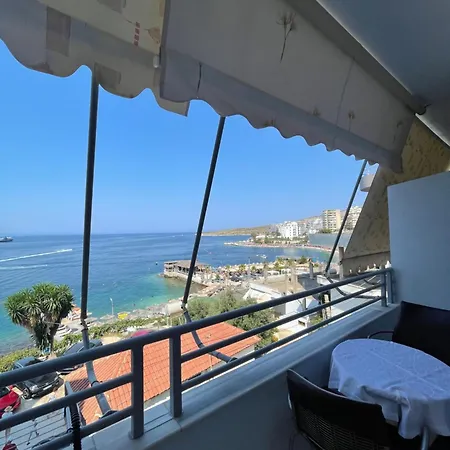 Blue Horizon Apartment *